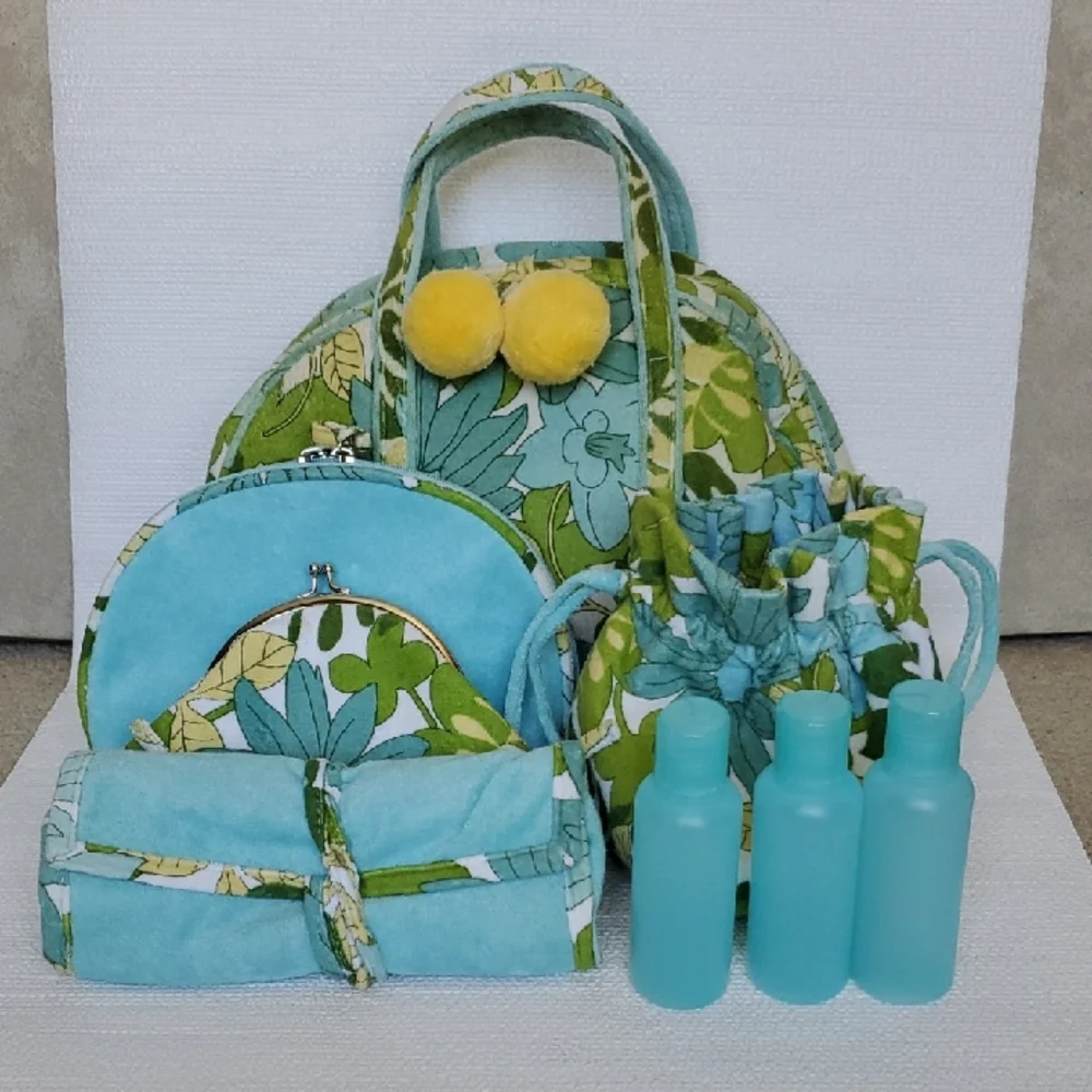 Allegro Trina Girl Cosmetic Bag Set - 8 Pieces